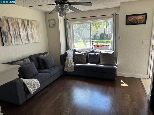 4 Sheffield Ct, San Pablo, CA 94806