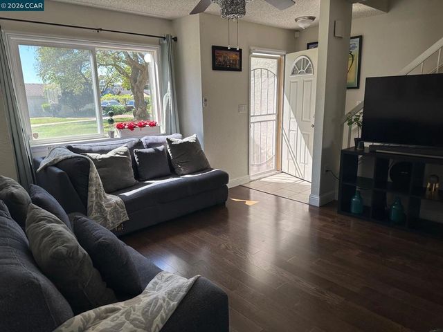 4 Sheffield Ct, San Pablo, CA 94806