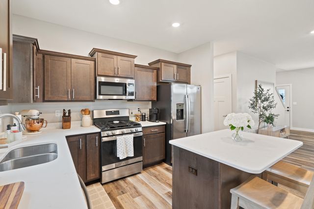 5901 HUNTINGTON CT, Columbia, MO 65202