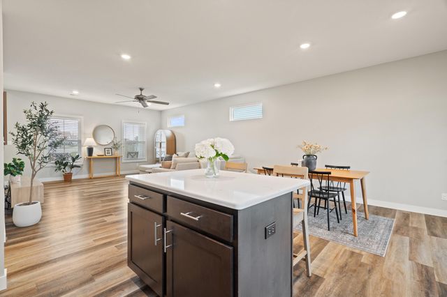 5901 HUNTINGTON CT, Columbia, MO 65202