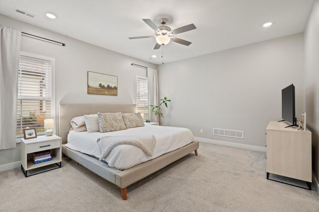 5901 HUNTINGTON CT, Columbia, MO 65202