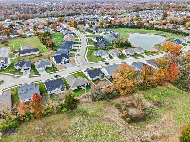 5901 HUNTINGTON CT, Columbia, MO 65202