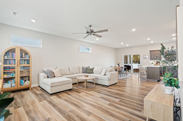 5901 HUNTINGTON CT, Columbia, MO 65202