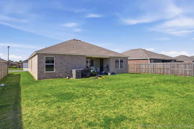 8508 E 162nd Place S, Bixby, OK 74008