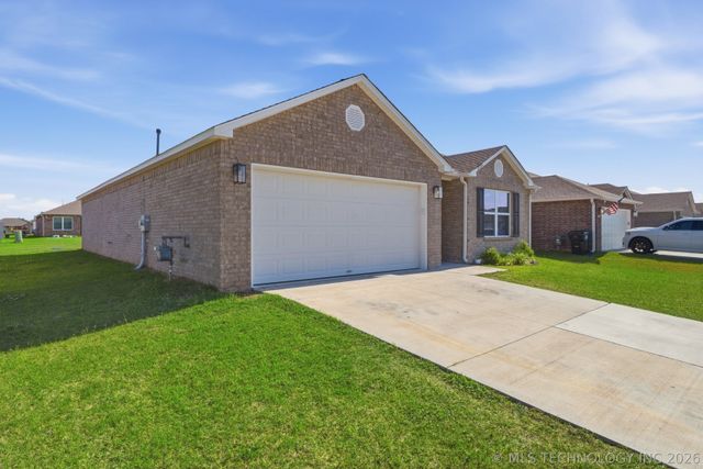 8508 E 162nd Place S, Bixby, OK 74008