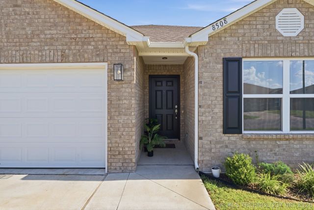 8508 E 162nd Place S, Bixby, OK 74008