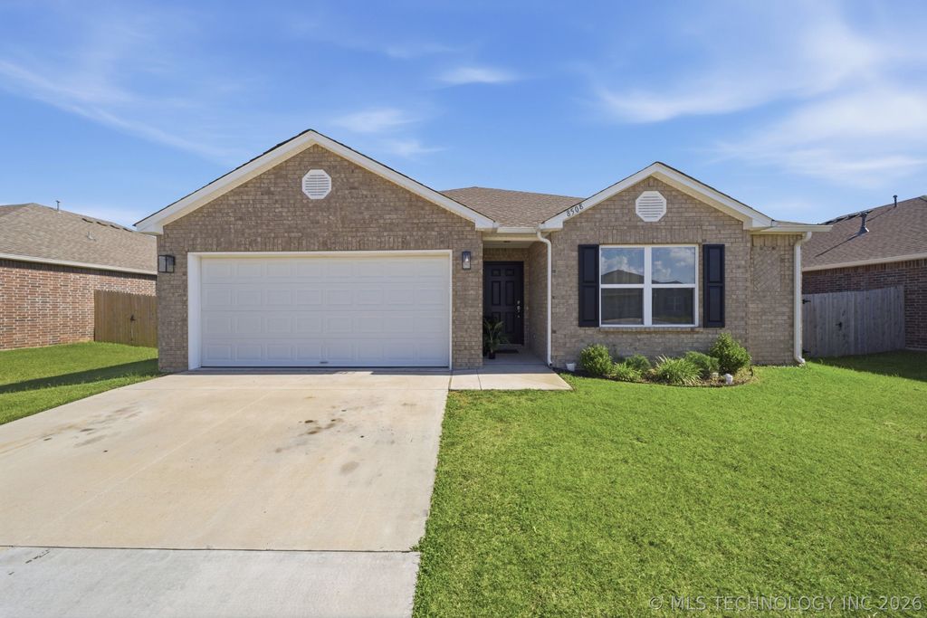 8508 E 162nd Place S, Bixby, OK 74008