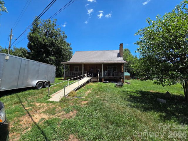 3030 Jones Wade Road, Hudson, NC 28638