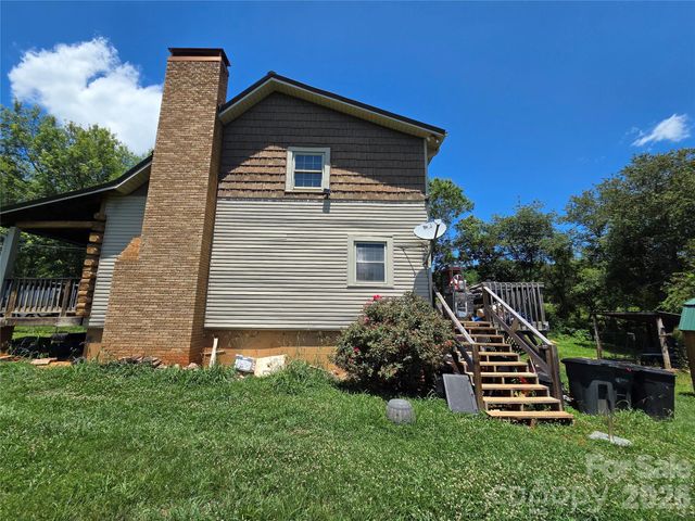 3030 Jones Wade Road, Hudson, NC 28638