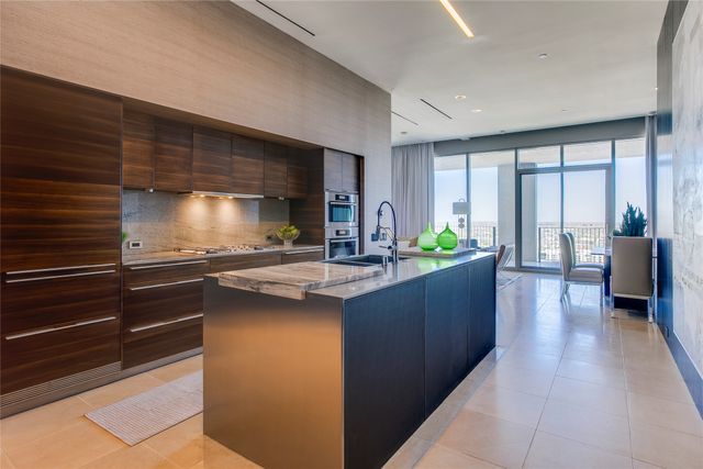 1717 Arts Plaza 1910, Dallas, TX 75201