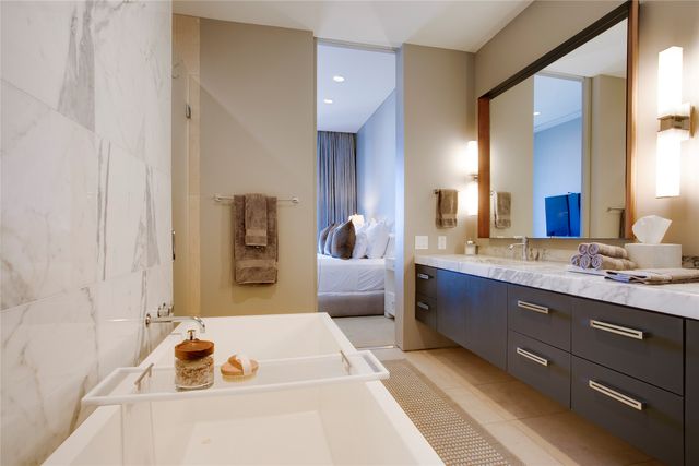 1717 Arts Plaza 1910, Dallas, TX 75201