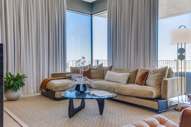 1717 Arts Plaza 1910, Dallas, TX 75201