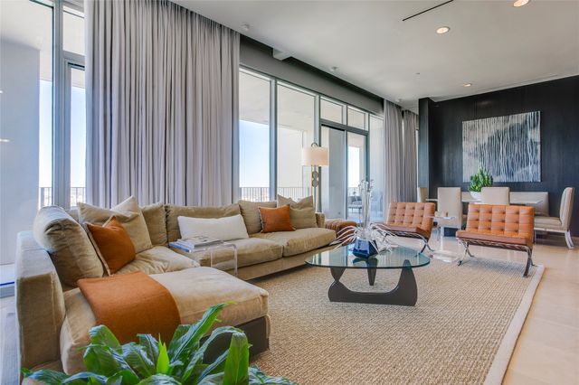 1717 Arts Plaza 1910, Dallas, TX 75201