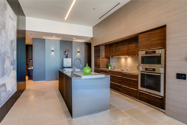 1717 Arts Plaza 1910, Dallas, TX 75201