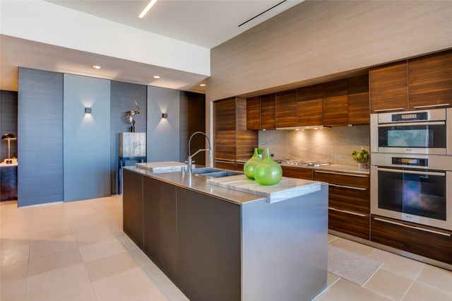 1717 Arts Plaza 1910, Dallas, TX 75201