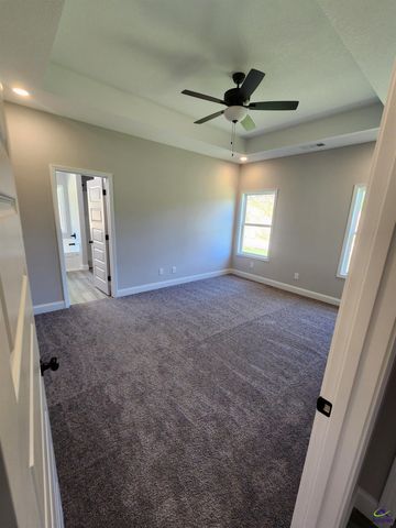 111 Silver Maple, Byron, GA 31008