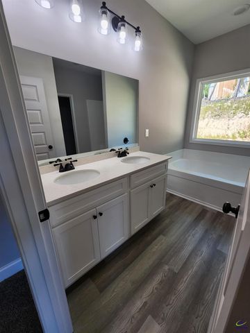 111 Silver Maple, Byron, GA 31008