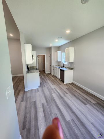 111 Silver Maple, Byron, GA 31008