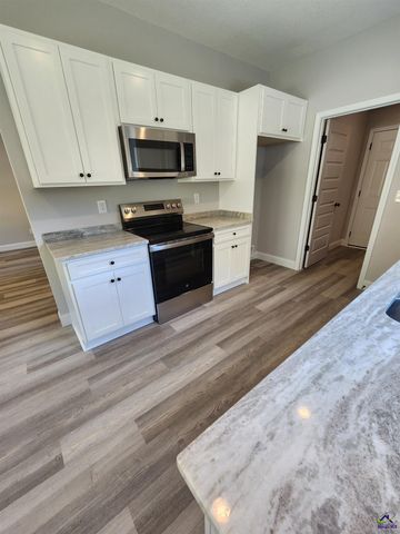 111 Silver Maple, Byron, GA 31008