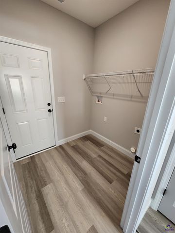 111 Silver Maple, Byron, GA 31008