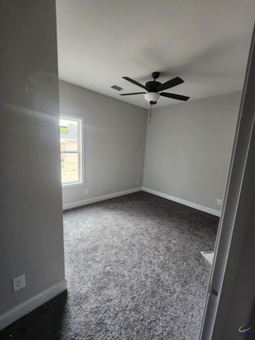 111 Silver Maple, Byron, GA 31008