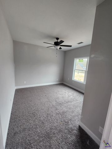111 Silver Maple, Byron, GA 31008