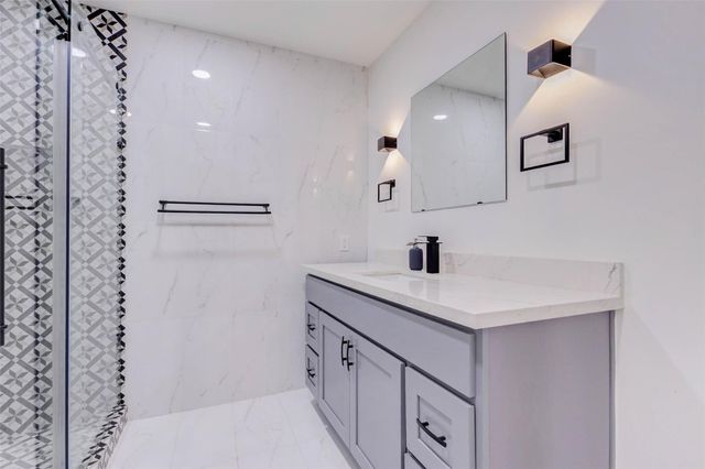 11811 Spruce Hill Drive, Houston, TX 77077