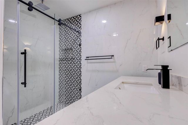 11811 Spruce Hill Drive, Houston, TX 77077