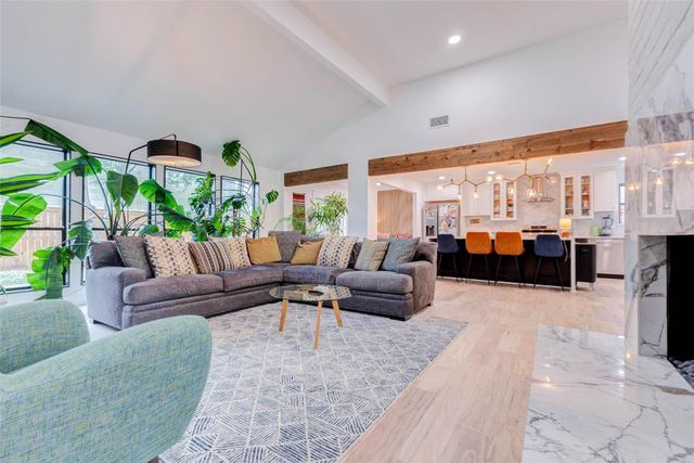 11811 Spruce Hill Drive, Houston, TX 77077