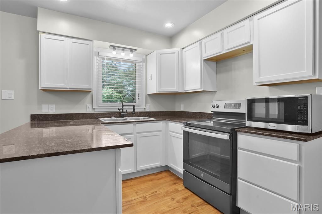 Image 13 of property listing at 1217 E Nicholas Street, Carlinville, IL 62626