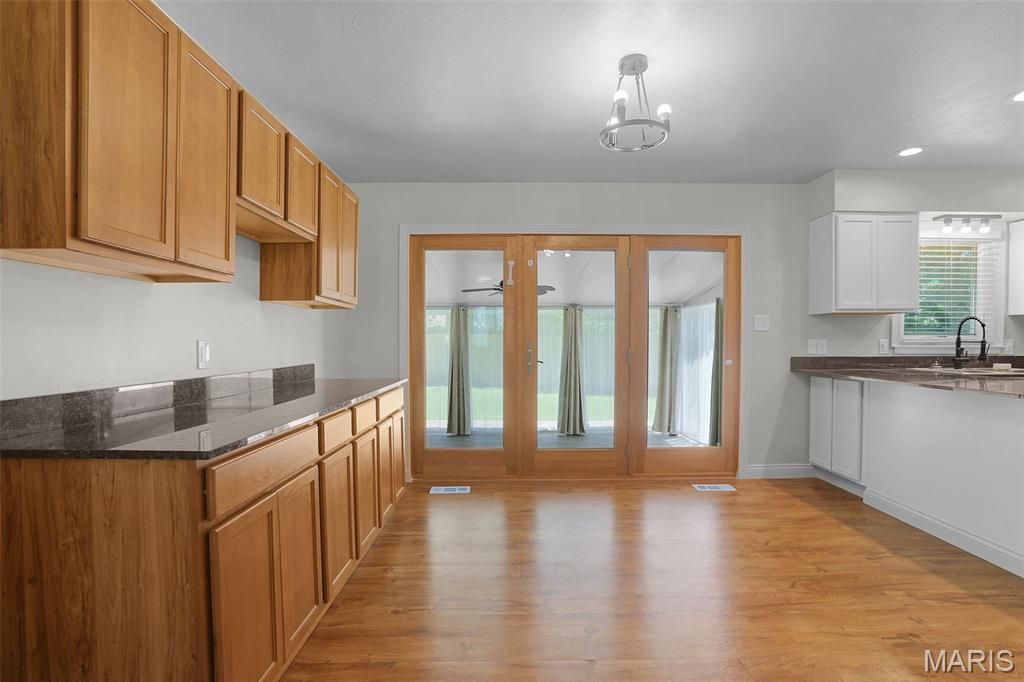 Image 9 of property listing at 1217 E Nicholas Street, Carlinville, IL 62626