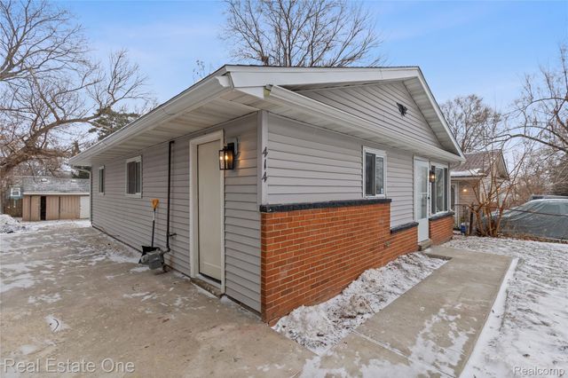 414 Kenilworth Avenue, Pontiac, MI 48342