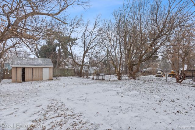 414 Kenilworth Avenue, Pontiac, MI 48342