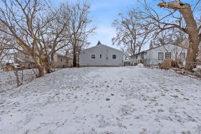 414 Kenilworth Avenue, Pontiac, MI 48342