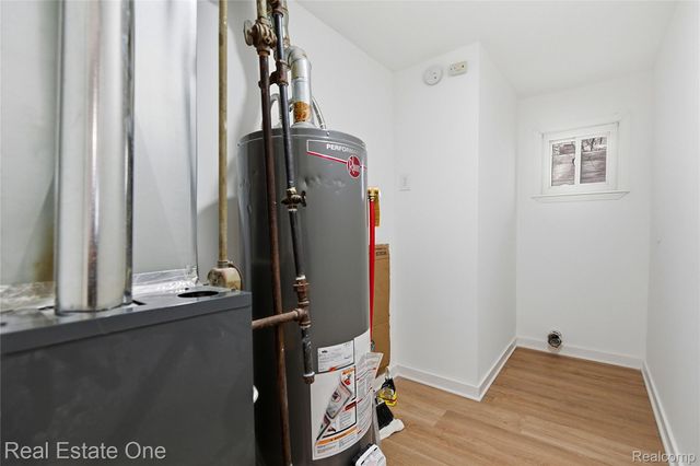 414 Kenilworth Avenue, Pontiac, MI 48342