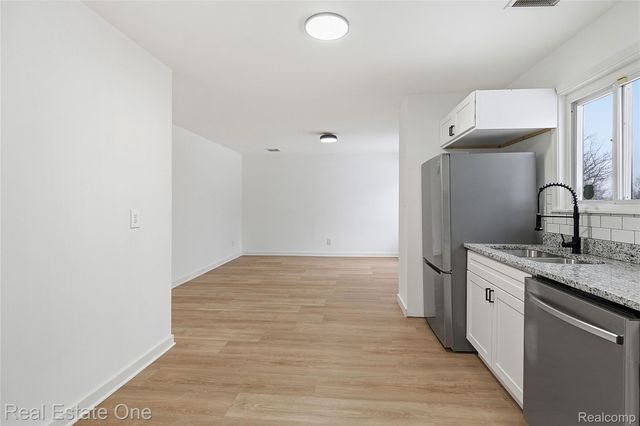 414 Kenilworth Avenue, Pontiac, MI 48342