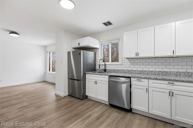 414 Kenilworth Avenue, Pontiac, MI 48342