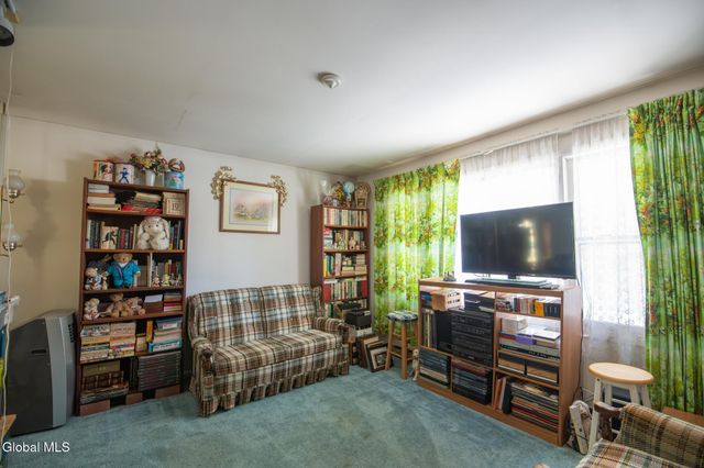 24-26 E Dillenbeck Drive, Guilderland, NY 12303