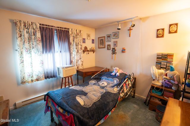 24-26 E Dillenbeck Drive, Guilderland, NY 12303