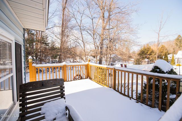 24-26 E Dillenbeck Drive, Guilderland, NY 12303