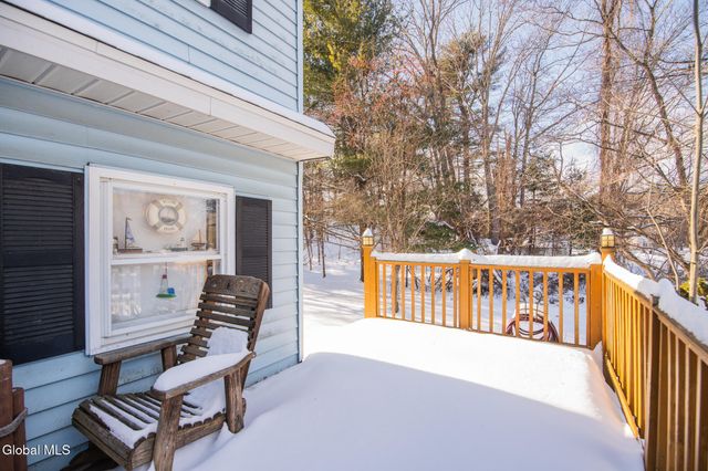 24-26 E Dillenbeck Drive, Guilderland, NY 12303