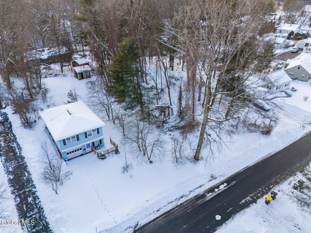24-26 E Dillenbeck Drive, Guilderland, NY 12303