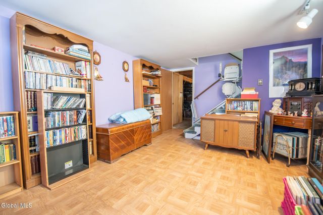 24-26 E Dillenbeck Drive, Guilderland, NY 12303