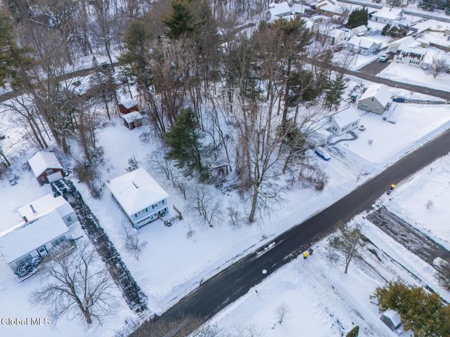 24-26 E Dillenbeck Drive, Guilderland, NY 12303
