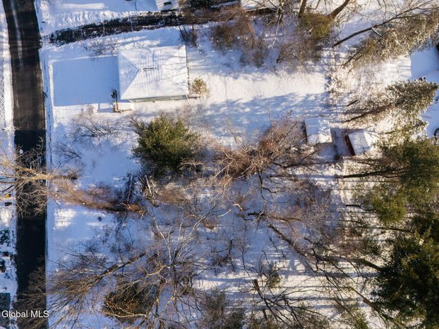 24-26 E Dillenbeck Drive, Guilderland, NY 12303