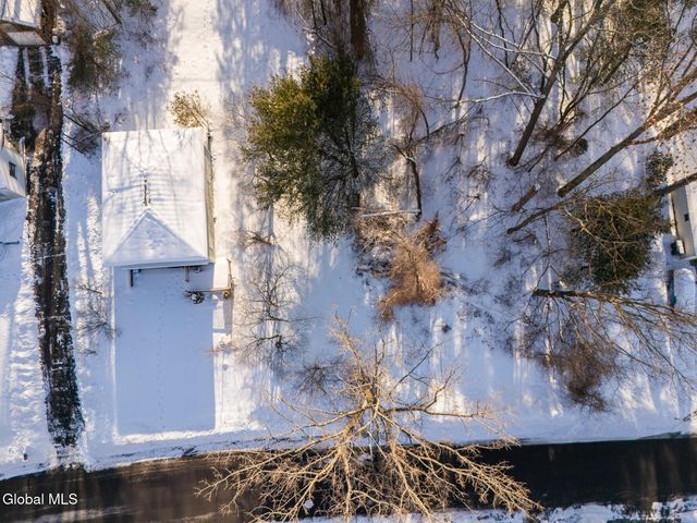 24-26 E Dillenbeck Drive, Guilderland, NY 12303