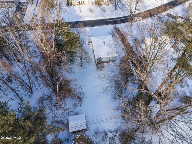 24-26 E Dillenbeck Drive, Guilderland, NY 12303