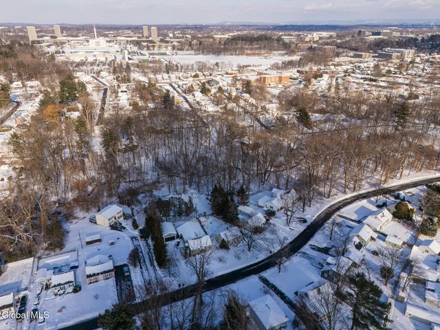 24-26 E Dillenbeck Drive, Guilderland, NY 12303