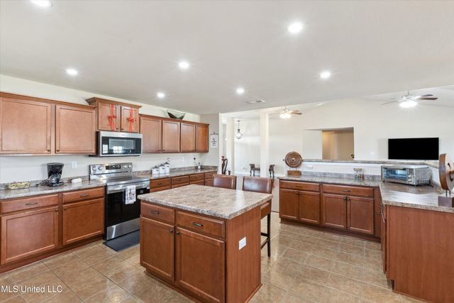 7637 Wisteria Drive, Olive Branch, MS 38654