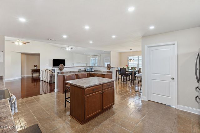 7637 Wisteria Drive, Olive Branch, MS 38654